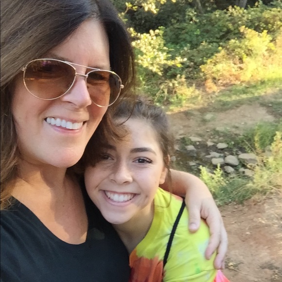 Meet your Posher, Theresa - Picture 2 of 7